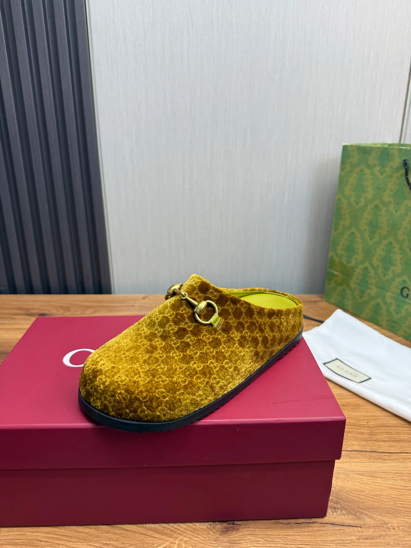 Men's men's shoes💰Pili 420💰Maoli 460💰 ＧＵＣＣＩGucci. Popular couple slippers hot sale🩷💚 🩴Official website one to one production 35-45 size 45 46 🉑️Customized!
